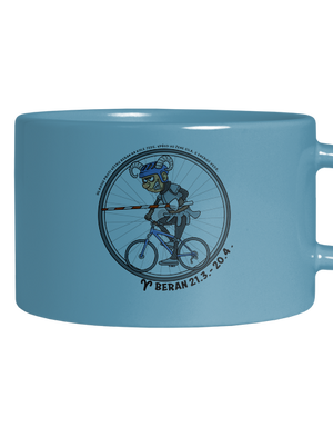 Cyklistický horoskop: Beran hrnek makronka Blue Macaron