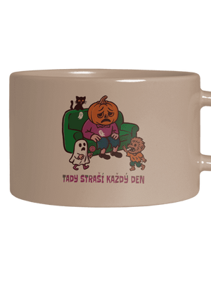 Tady straší každý den hrnek makronka Brown Macaron