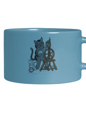 Kočka přede hrnek makronka Blue Macaron