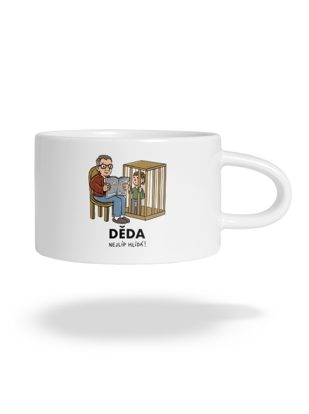 Děda hlídá hrnek makronka White