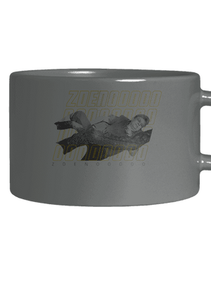 B18: Bába pod kořenem hrnek makronka Grey Macaron