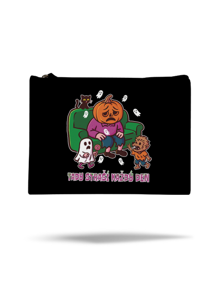 Tady straší každý den taštička Black