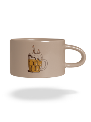 Na pivě hrnek makronka Brown Macaron