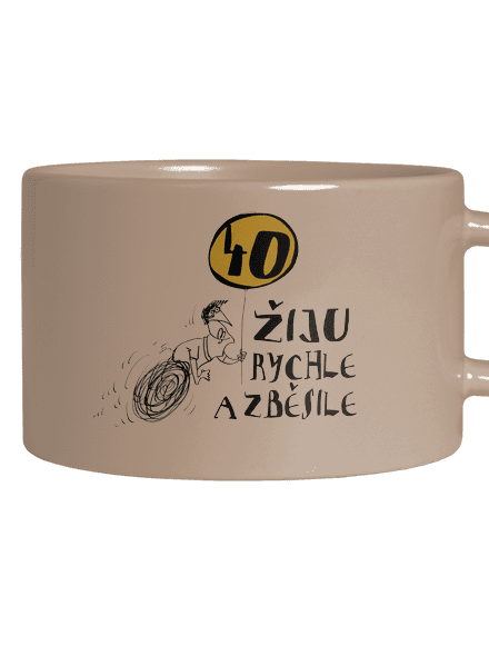 Žiju rychle a zběsile hrnek makronka Brown Macaron
