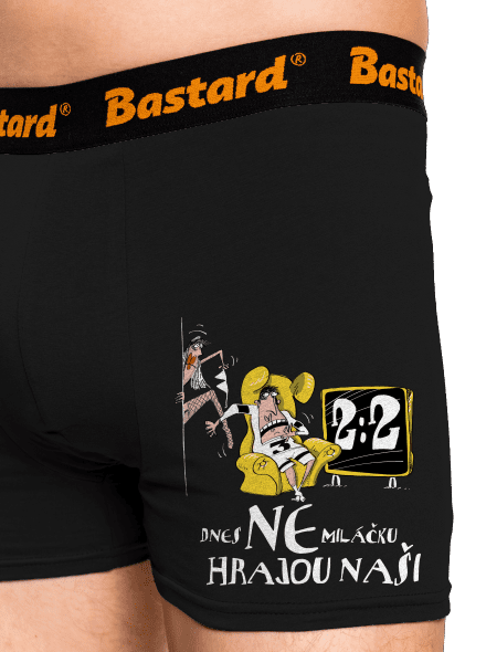 Hrajou naši boxerky Black