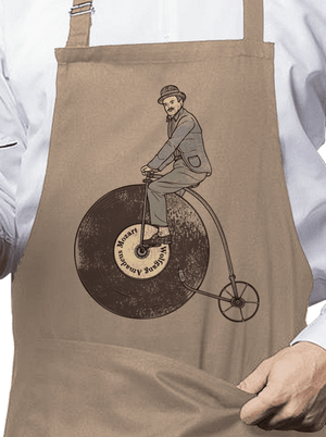 Na čem ujíždíš zástěra Rope