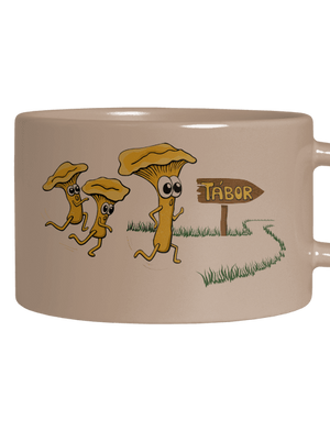 Běží lišky k Táboru hrnek makronka Brown Macaron