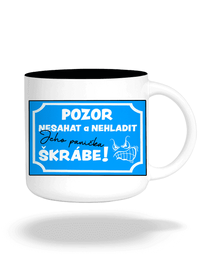 barevný hrnek